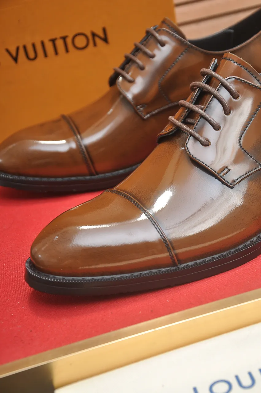 Men's men's shoes 💰500💶 [LV] (original single cowhide lining) 🍀LV's latest genuine leather business suit shoes are launched simultaneously on the official website. The first-layer cowhide imported from Italy is made of heavy gold, 💥official website 1:1 rubber outsole. Versatile to wear, high-end without losing class, and the color combination is extraordinary. This four-season style is alluring when worn on your feet, showing off your big-name flair. Standard code 38-45 (45 customized)
